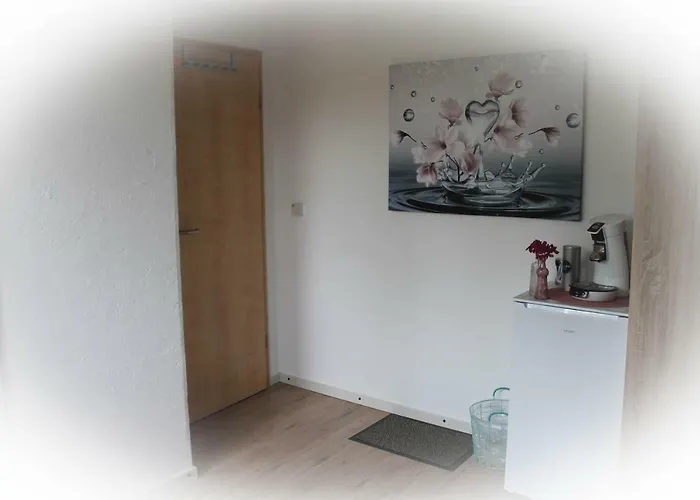 Luettingen Mit Fahrradgarage منزل للإقامة